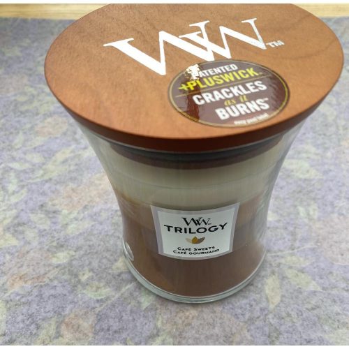 Woodwick Illatgyertya 275g - Trilogy - Cafe Sweets